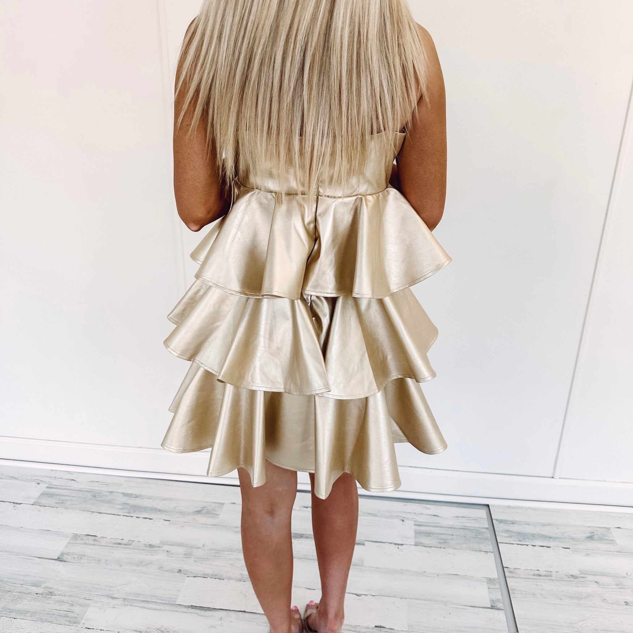 tessa gold dress Xscape Off-the-Shoulder Long Glitter Metallic Dress with Ruffle : 4