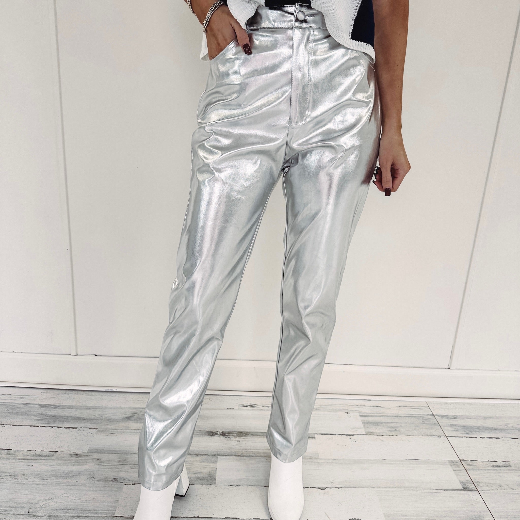 Amy Lynn Lupe trouser in metallic mint green | ASOS | Metallic trousers, Metallic  pants, Metallic pants outfit