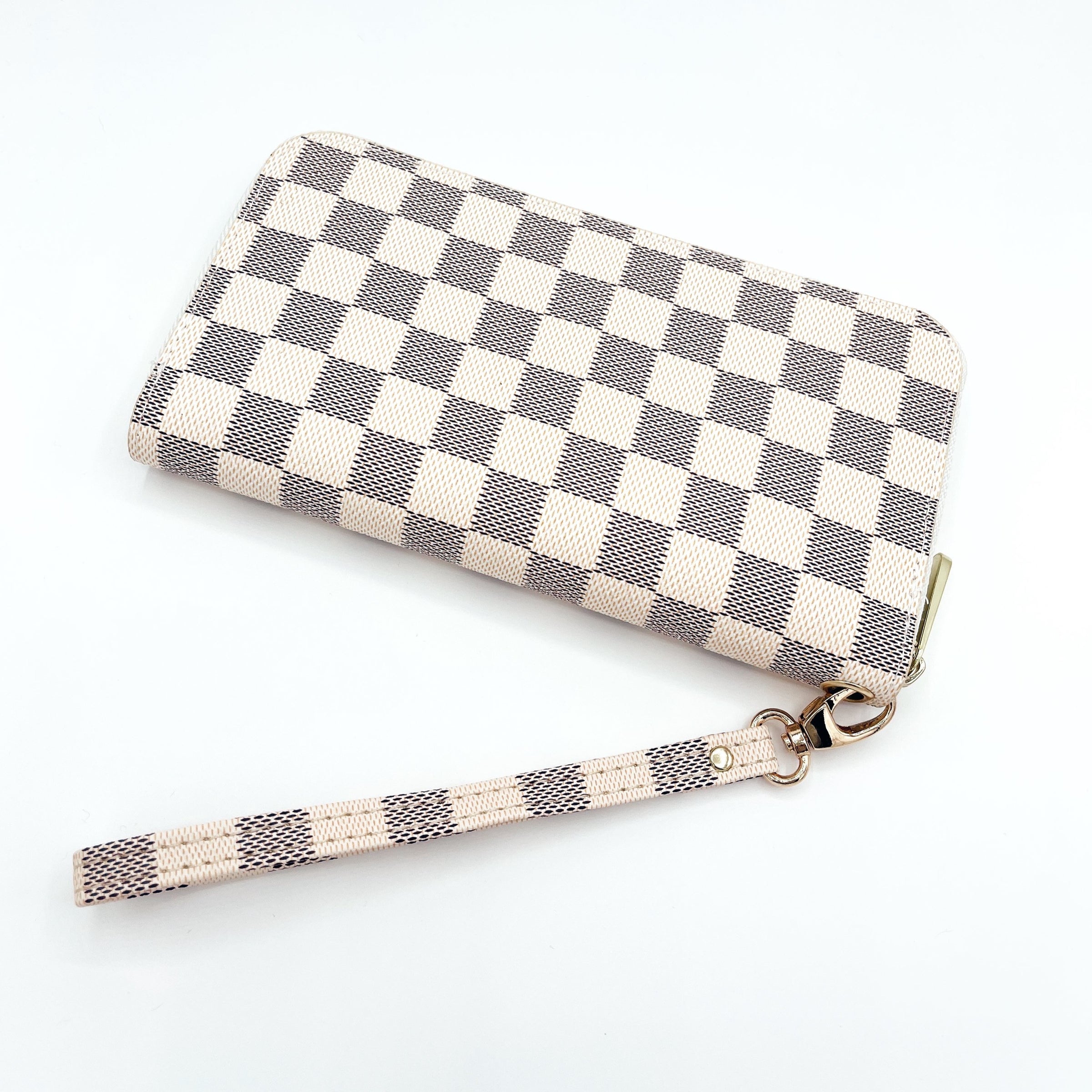 louis vuitton checkered wristlet