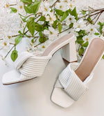 White Knotted Heel